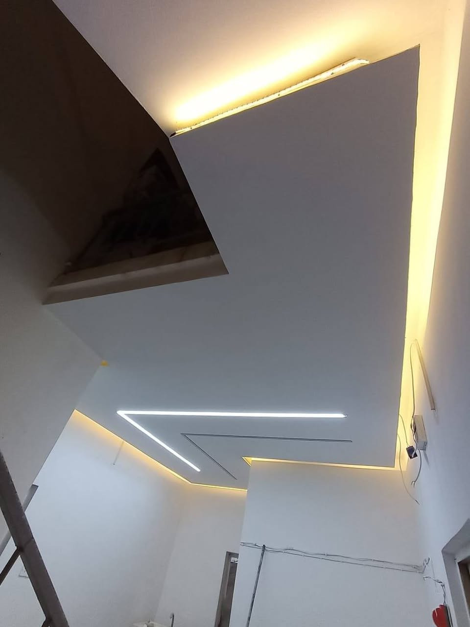 اسطه سقوف ثانويه و مغربيه اسعار مناسبه للتواصل واتساب ***********
