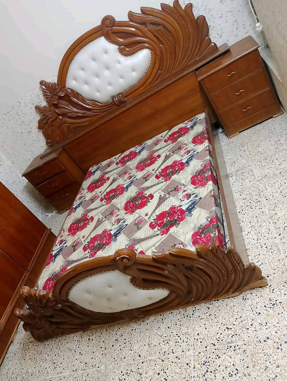 غرفة نوم • موصل