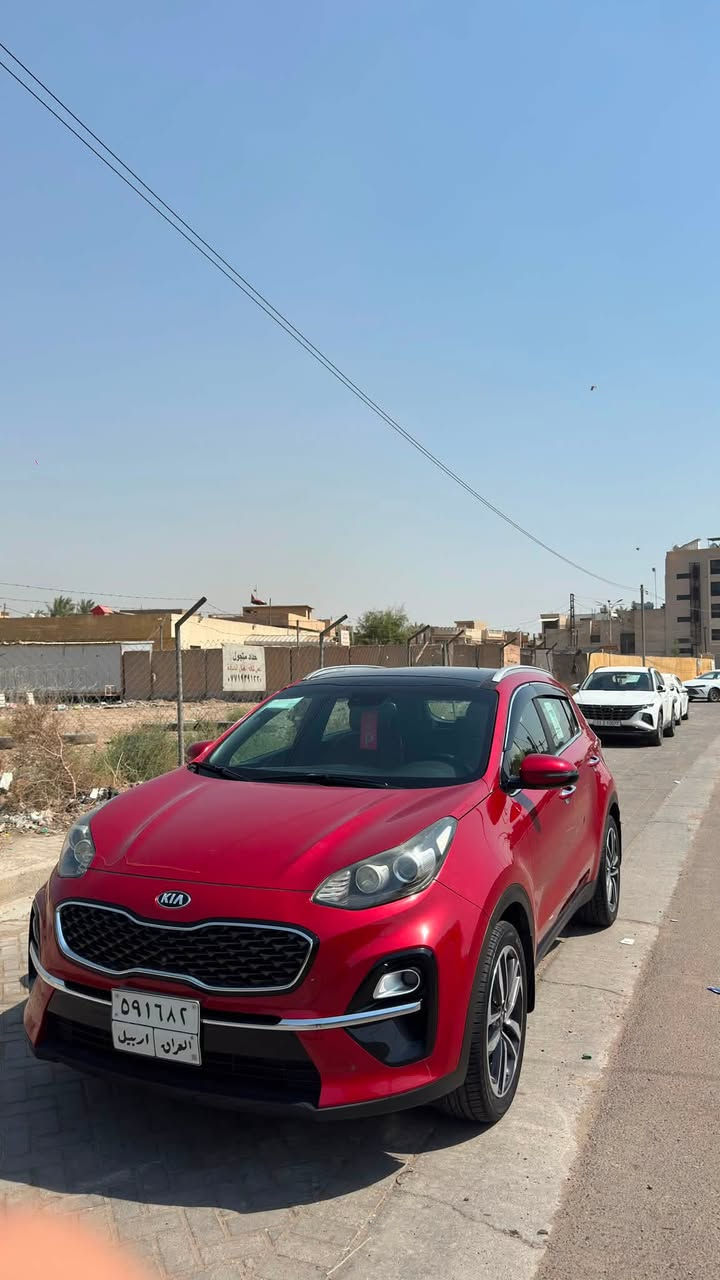السلام عليكم
سبورتج 2020 فول جديدة 
مكينه 2000 دوش 
ماشيه 84
بانوراما 
بصمه 
فول عدى الصندوق مو كهرباء
داخل حمصي جلد ومخمل 
قطعتين تبريد 
شاشه 
سستم صوت (Alpine)
كشنين كهرباء امامي 
درايف مود (Eco-normal-sport)
السعر 188 وبيها مجال بسيط
العنوان بغداد /حي الجهاد
للاستفسار ***********
