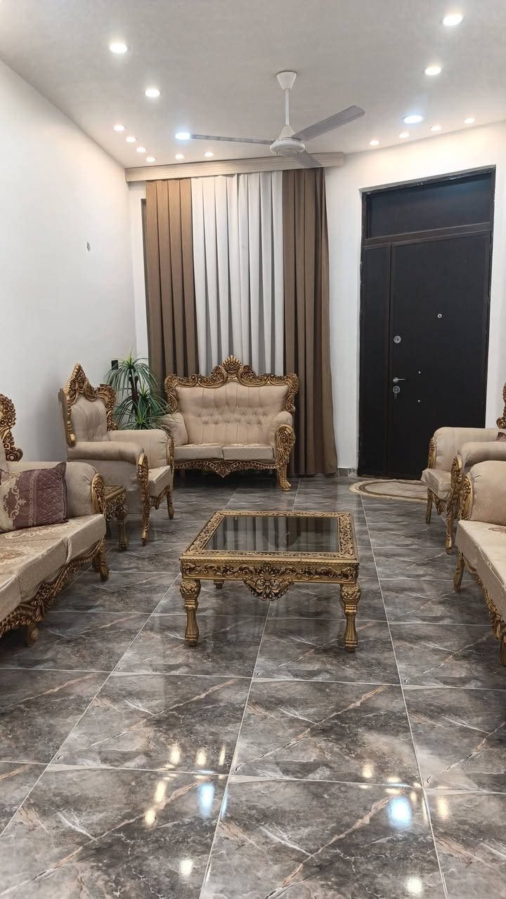 السلام عليكم بيت للبيع مساحه300متر بناءلبيت مساحه 160متر حديقه 140متر مساحه كليه 300متر بناء درجه اوله طابو صرف عنوان سلمان باك منطقه تصنيع قريب قاعة اوسكار قريب شارع عام بيت ركن استفسار ***********
