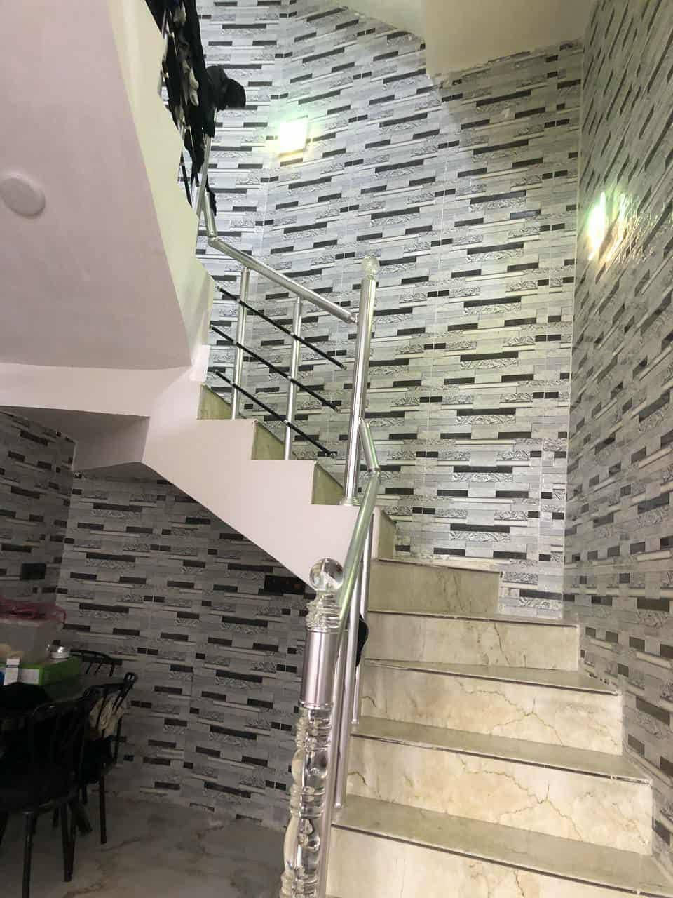 *🏠 بيت للبيع - قنطرة السلام*
📐 المساحة: 110 متر - طابقين
🛏️ التفاصيل: 4 غرف نوم + استقبال + صالتين
📍 الموقع: قنطرة السلام - شارع المدرسي - نهايته قريب الحولي
🛣️ الشارع: 10 متر تبليط للباب - منطقة حلوة ومرتبة
📄 السند: سند 25 إقرار
💰 السعر: 150 مليون وبي مجال
📞 للاستفسار واتساب: *************
#بيوت_للبیع #كربلاء #قنطرة_السلام #عقارات_كربلاء

