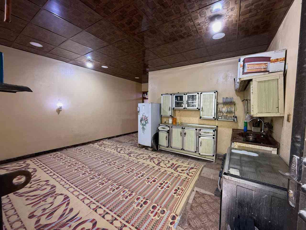 🏡 بيت للبيع – حي ميسان / الزراعي على شارع ٦٠قرب سيطرة الشياب
📍 الموقع: حي ميسان بل الزراعي على شارع 60 الأربع سايدات مجاور محطة غسل  الذبحاوي
📐 المساحة الكلية: 275 م
🏗 مساحة البناء: 215. اساس وسقف صب كونكريت مسلح وبناء بلوك تلعفر شرط الكلاب والبيت صار ٦سنوات مبني لابي فطر ولاتأشير

🌳 حديقة أمامية على الشارع بمساحة 60 م تصلح مشروع محلات
✨ البيت موقعه على  أربع سايدات ويتكون من: ▪️ غرفتين نوم (5×5)
▪️ صالة كبيرة (5×7)
▪️ استقبال واسع (8×5)
▪️ مطبخ (6×5)
▪️ حمام عدد ٢ 
📌مكاشيف عدد ٢
البيت مرتب وموقعه ممتاز وقريب من الخدمات.
📞 للاستفسار  ***********

واتساب.          ***********
