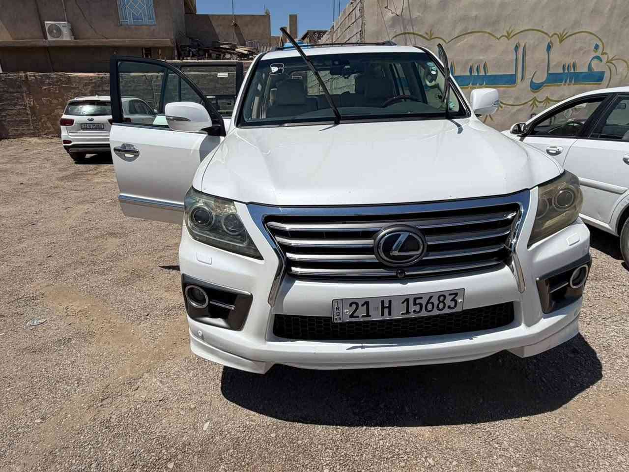 سلام عليكم
من رخصة الأدمن لكزز 2013 

5,700 فول مواصفات وارد خليجي بدون أي ضرر 

ماشية km157,000 

السيارة سبورت

الداخل رصاصي

نظافة فوول 

السعر 4 شدات و10

مراوس موجود بسيارة أقل

***********
