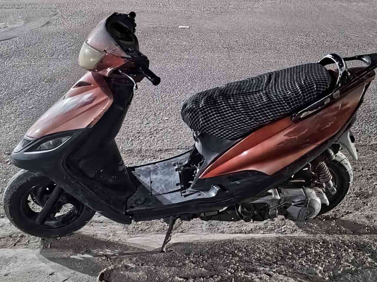 سلام عليكم حبايب دراجه ماكس ميه وربعين للبيع نقص كهرباء ترتيب وبيها خيط تبخير مكاني بغداد شعب ابيع كوم حديد دراجه شغاله نكره هندر صدر امامي و خلفي تايرات جدد وبريكات ابيع كوم حديد غير هذا نقص لحد يكول شبيها بعد هيه كوم حديد قفل 150 شراي يتصل ويدلل***********
