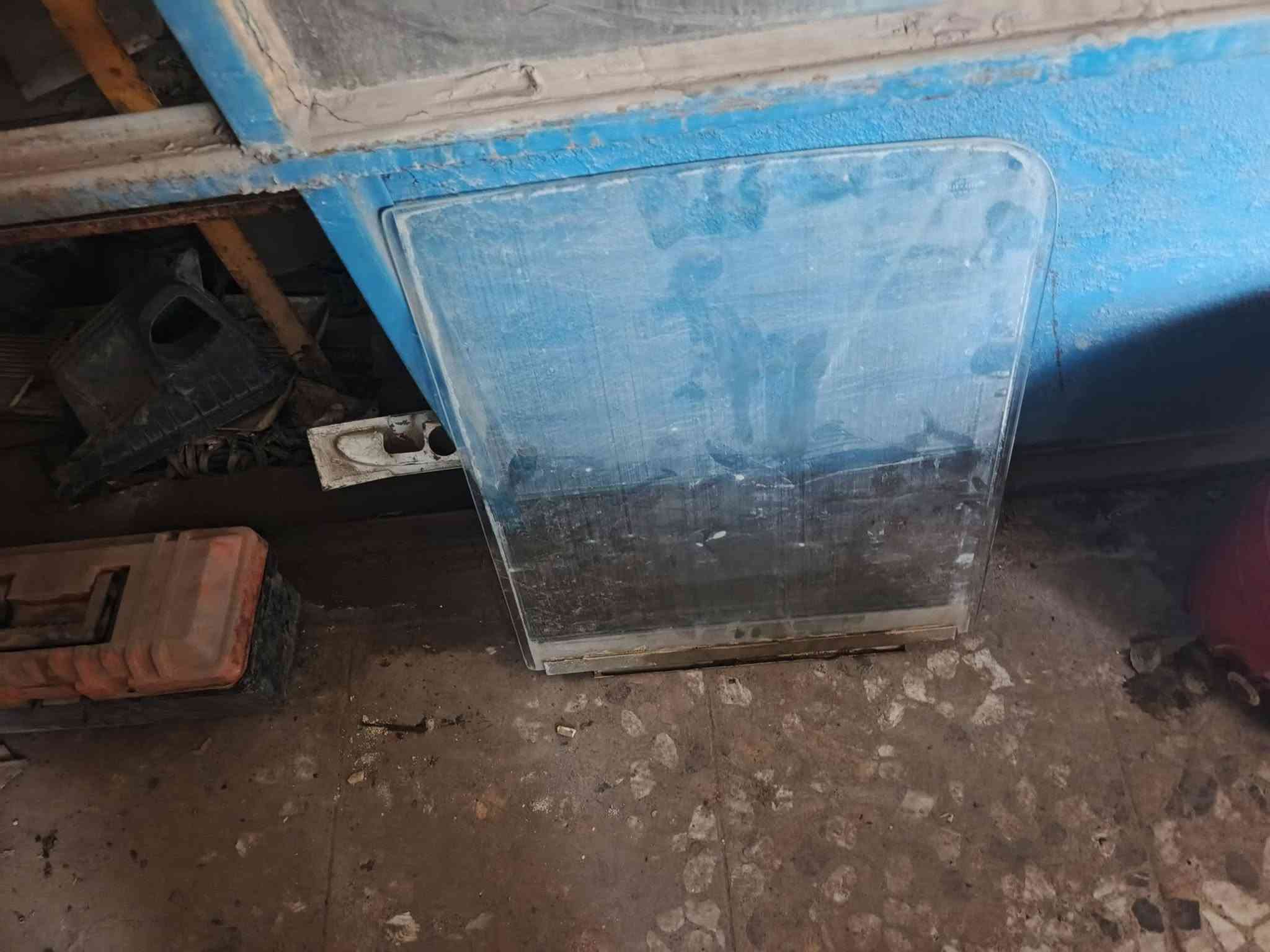 غراض اصلية تجاري  مان بوز موديل ٨٢ عنوان بغداد جرف نداف محل قيصر تصال  ***********
