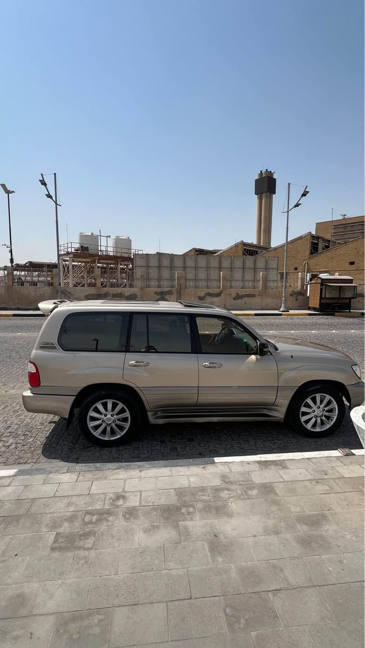 لكزس LX470
مديل 2000 فول مواصفات
فتحت سقف
تحكم كشنات كهرباء
ستيرن كهرباء
لايتات اوتو
كامرة خلفية
بيه شاشه
لايتات زنون
مكينه 8 سلندر
خزن كشنات
منضومه تبريد جديدة
بنيد وجاملغات صبغ جمالية فقط
السعر 147 ورقه
*********** الرقم البصرة, العراق
