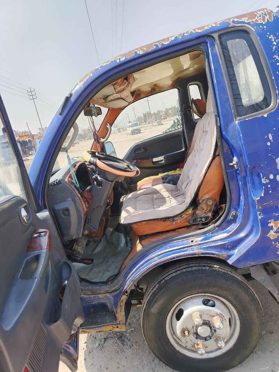سلام عليكم كيه فحل للبيع سياره بلاديه مكينه كير اكسن مكفولات تخم تاير باور جديد محور ويل ١٤ سياره مال قاصرين سعر ٦٠ #.         ***********
