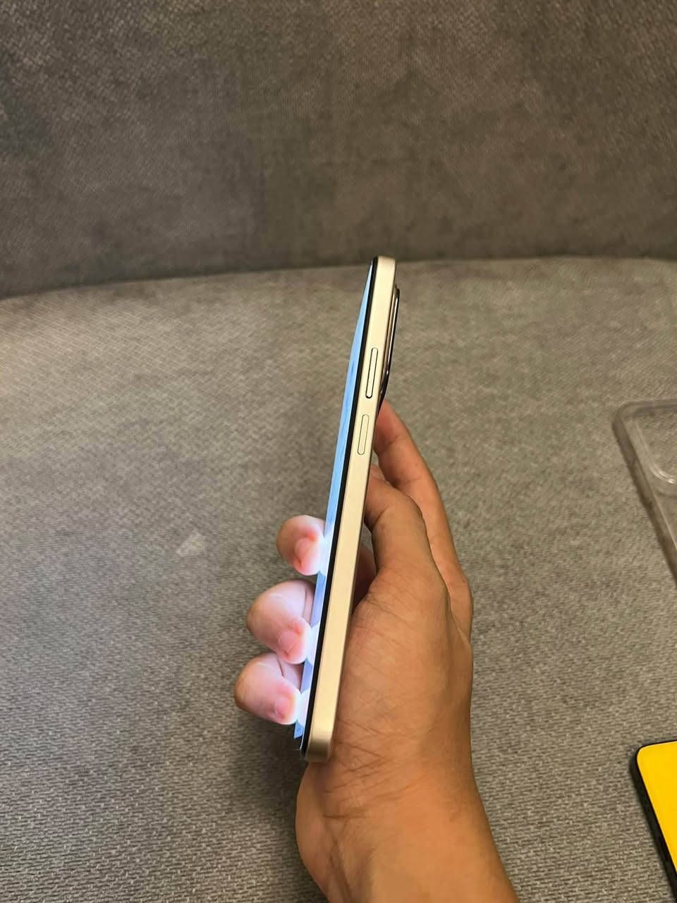 هونر x7d جهاز اخو الجديد
بطاريته 6500 ملي امبير مع شاحن 35 واط 
كامرات بالذكاء الاصطناعي 108 ميكا بكسل 
تلفون جدا راقي بالاستخدام ومقاوم للماء بمعيار IP56 
للبيع بسعر 230 مكاني بابل القاسم
تواصل واتساب ***********
