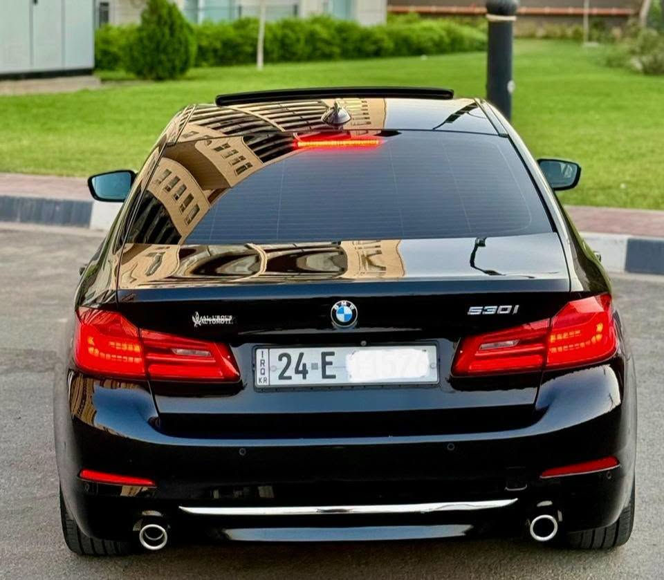 بي ام دبليو 2019 شركة العروش 
السيارة ع ايد واحد من الشركة حتي الأن 
بيها 3 سويج بلادي مع سويج كبير
فول مواصفات 
ابواب سحب
5 كامرة 360 درجة 
بردة بلادي 
مكفولة كفاله عامة 
الداعمية للداعمية مكفولة 
سنوية و هزة كلها جديده 
مابيها أي خلل او نقص 
كير محرك مكفولة مامفتوحة 
تحويل ثاني يوم 
مكان السياره السليمانية 

رقم صاحب السيارة 
*********** واتس اب
