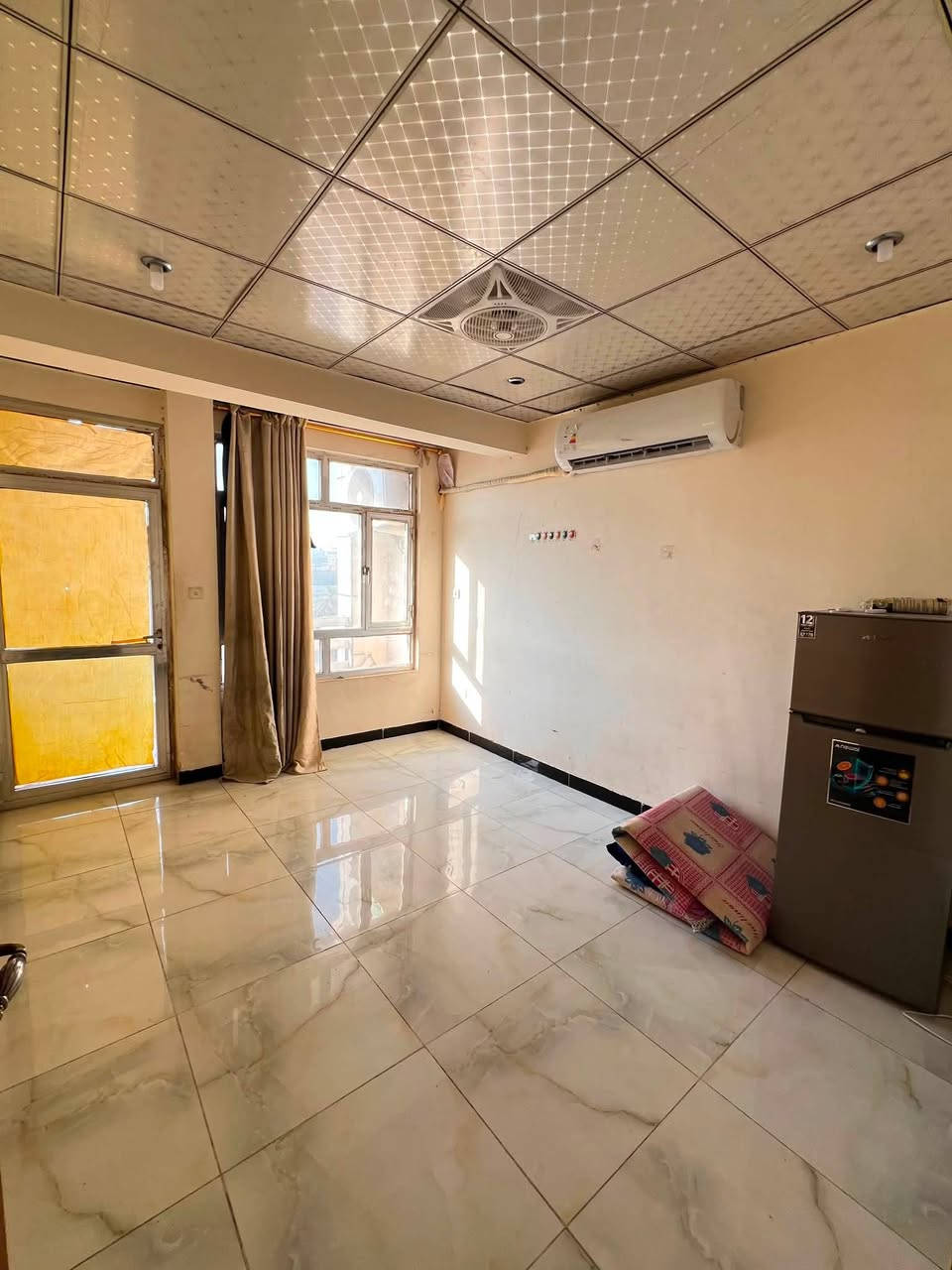 🏢 شقق للإيجار – الكرادة / شارع العطار
📍 موقع مميز في الكرادة – شارع العطار

🔹 شقة غرفة وصالة

• غرفة نوم

• صالة

• مطبخ

• حمام

• بالكون

🔹 شقة غرفتين وصالة

• غرفتين نوم

• صالة

• مطبخ

• حمام

• بالكون

🛗 مصعد متوفر 24 ساعة

📞 للاستفسار والحجز: 

***********

***********

🏢 شركة عصر حمورابي للاستثمار والتطوير العقاري

📍 الكرادة – شارع العطار – بناية عصر حمورابي

🔑 نستقبل جميع العروض العقارية بيع | شراء | إيجار | إدارة أملاك

#شقق_للايجار #الكرادة #شارع_العطار #بغداد #عقارات_بغداد #ايجار_شقق
