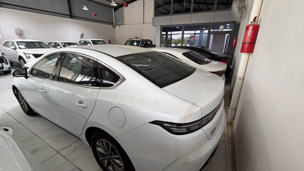 🔥 وصلت حديثاً ديستروير 05 2026 🔥

سيدان هايبرد تجمع بين الاقتصاد، التكنولوجيا والأداء بتصميم عصري ومقصورة مريحة ✨

⚡ نظام الحركة والأداء
• نظام DM-i Plug-in Hybrid
• محرك بنزين 1.5L – 4 سلندر
• محرك كهربائي عالي الكفاءة
• نظام دفع أمامي FWD
• تسارع 0–100 كم/س يبدأ من حوالي 7.3 ثانية

🔋 البطارية والمدى
• بطارية BYD Blade – LFP
• مدى كهربائي يصل إلى 55 كم
• نظام DM-i مصمم لتحقيق كفاءة عالية واستهلاك اقتصادي للوقود

🚘 BYD Destroyer 05 2026

سيارة تعطيك متعة القيادة الكهربائية مع مرونة محرك البنزين… خيار عملي للمدينة والسفر وباستهلاك اقتصادي مميز.

💰 السعر 22,300,000 د.ع [ لا يشمل الوحات 
📞 للاستفسار والتواصل:
👨‍💻 خدمة البيع نقداً :

☎ ***********
