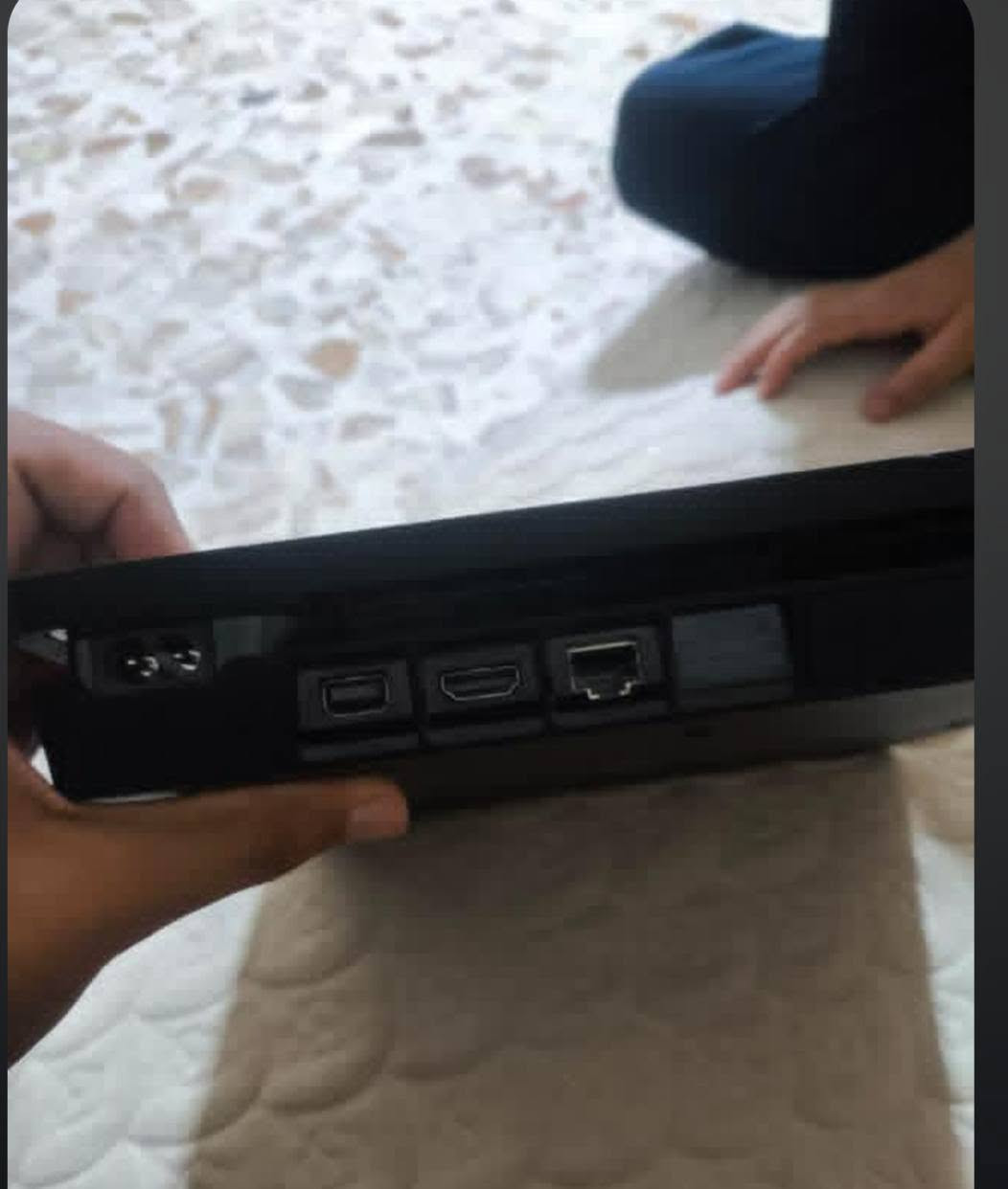 السلام عليكم بلي ٤ سلم أون لاين ويا ٣ ألعاب بلي نضيف ماستعمل هواي سعر ٢٠٠ نهايته ١٩٠ ويا جوستك واحد مكان بابل واتساب مراسله أو ماسنجر ***********
