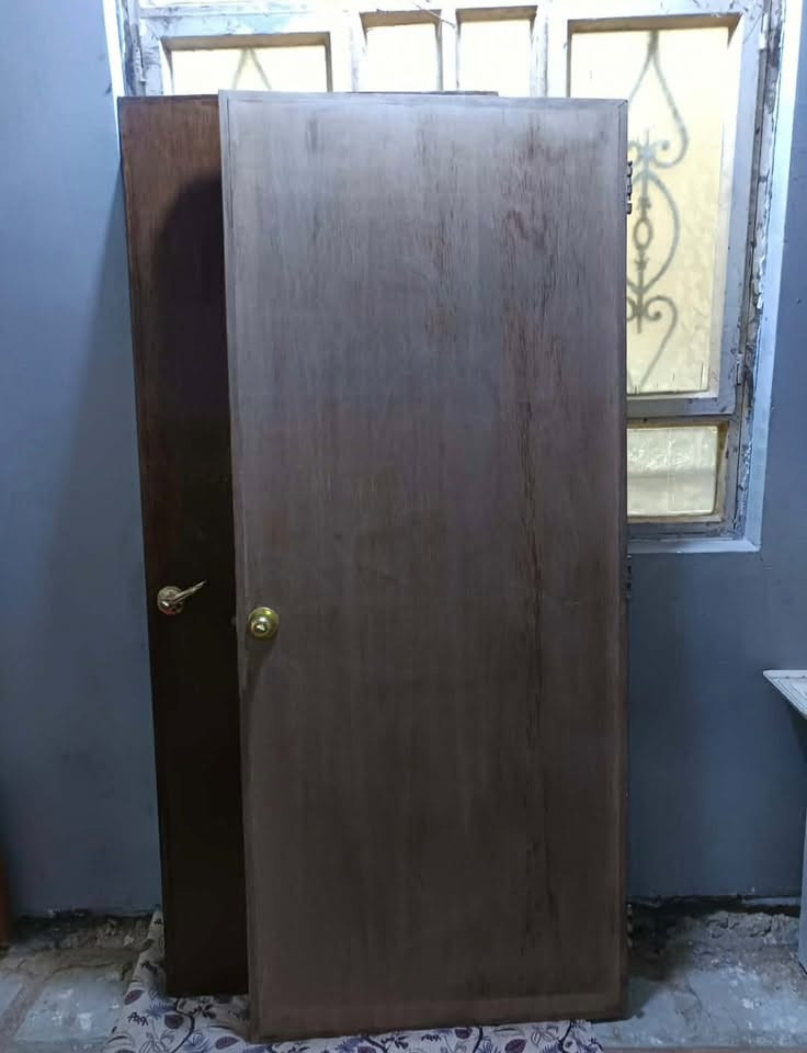 🚪بيبان خشب ثقيل العدد 5

قياس الباب :
• الارتفاع 212 cm
• العرض 92 cm

مكاني الناصرية 

 السعر واتساب ↪️
***********
