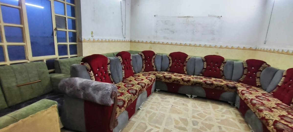 تخم ديوان للبيع نضيف 16 نفر السعر 225 نجف *********** نجف اكو توصيل بلكروه نجف *********** نجف اكو توصيل بلكروه نجف *********** نجف
