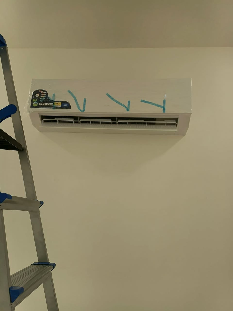 ليش تختارنا لصيانة السبلت في النجف؟ 🤔❄️
​لأننا نعرف قيمة وقتك وراحتك، ولأن حرارة الجو ما تتحمل تأخير!
نقدم خدماتنا في النجف بخبرة طويلة، ونلتزم دائماً بـ:
​1️⃣ السرعة في الوصول: نصلك لباب بيتك بأسرع وقت.
2️⃣ الدقة في التشخيص: صيانة شاملة (غسل، شحن غاز، فحص تسريبات) بدقة عالية.
3️⃣ الأمانة في التعامل: شغل نظيف، أسعار مناسبة، ونضمن لك التبريد اللي يبرد القلب! 🧊
​سواء كان السبلت يحتاج صيانة أو تنصيب من الصفر، نحن في الخدمة! 🛠️
​📱 اتصل بنا الآن لتحديد موعد: ***********
📍 موقعنا: النجف الأشرف.
​#صيانة_سبالت #تبريد #تكييف #خدمات_منزلية #النجف #النجف_الأشرف
