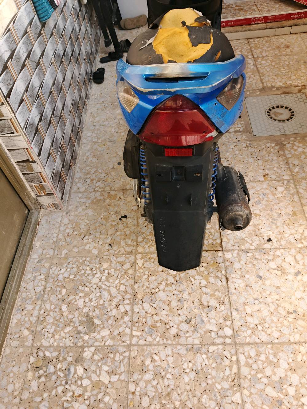 ماكس ثلعب دراجه تحتاج فقط هندر
ما نوع الماكس بالضبط وشكد سعته/موديله إذا تعرفه؟: 
ماكس ثلعب
هل الماكس شغّال ويمشي حالياً لو يحتاج تشغيل/فحص؟: 
اخذ واطلع