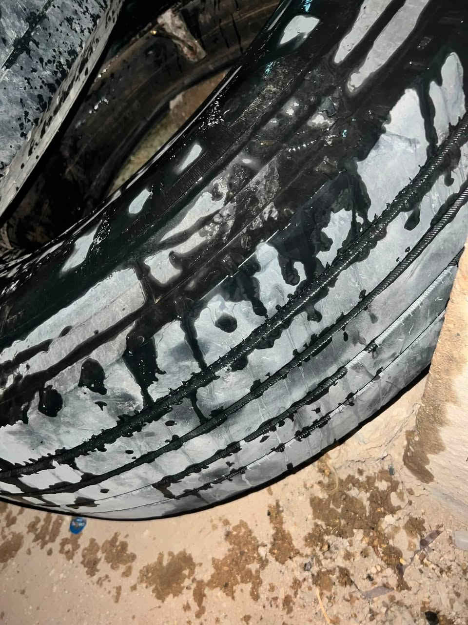 السلام عليكم تايرات للبيع  السعر 600 ألف بيهن مجال بسيط التأثيرات جدد
حجم 24

استخدام اقل السنة

تاريخهن24 

أي بنجر مابيهم بس واحد طاك بي سيم وثنين جدد 
تواصل ***********
