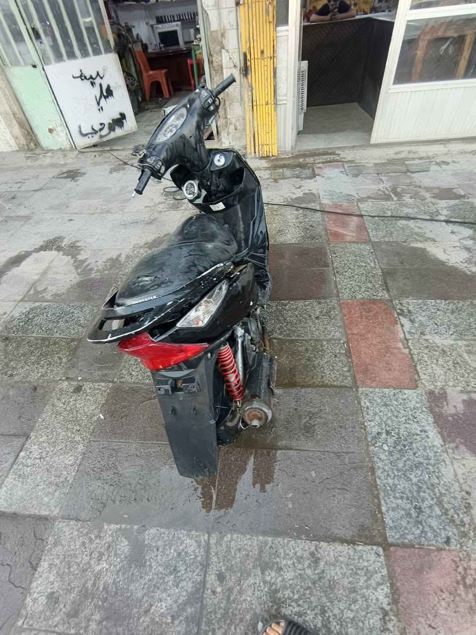 ثعلب للبيع محركها ما بي شي الدراجة يحتاجلها ترتيب بس بيها شغله وحدة بيها صوت  ب الاكسل مكاني الشعله رقمي ***********  سعرها ٤٥٠ وبيها مجال
