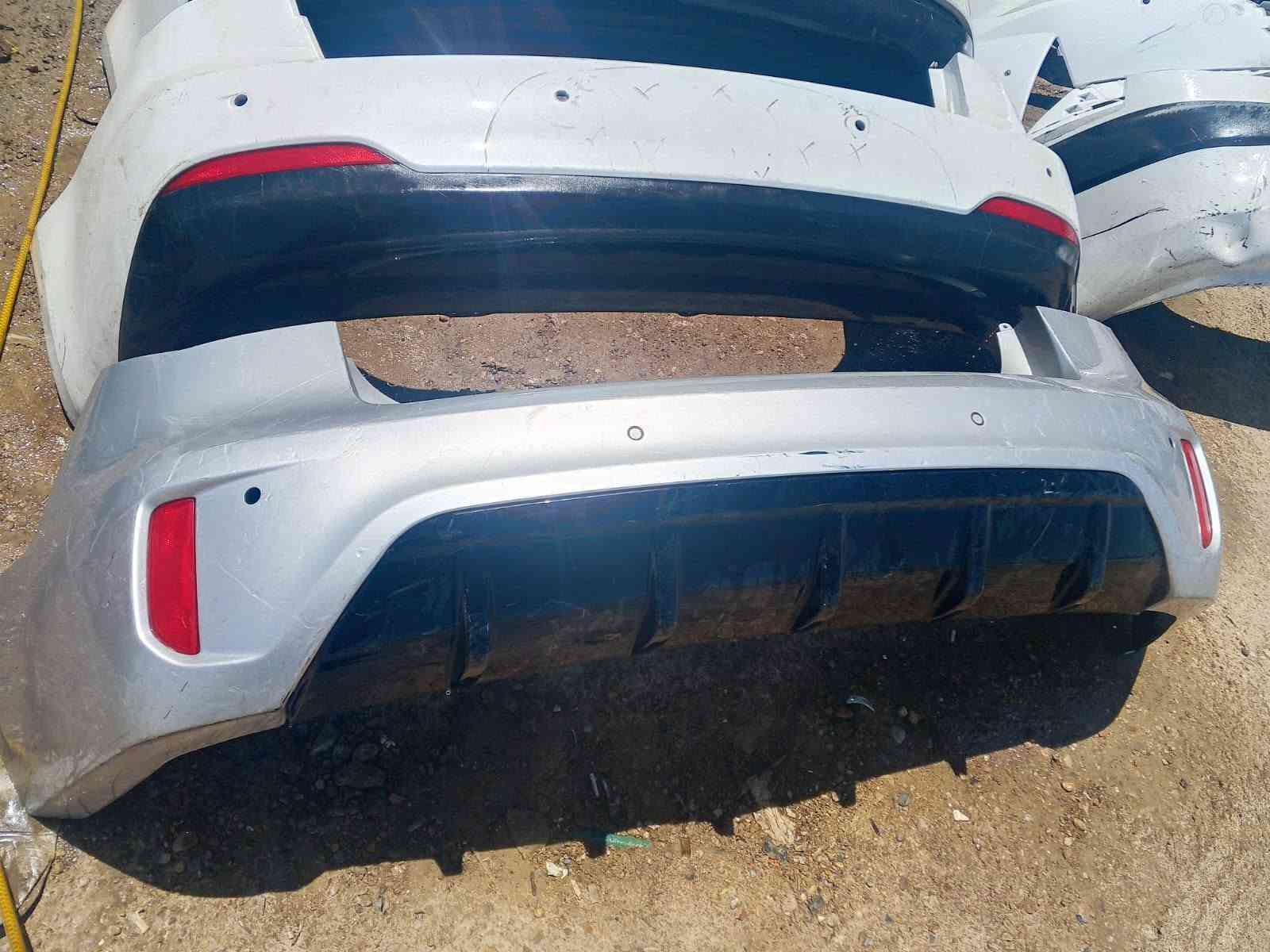 سلام عليكم 

دعاميات جمله ومفرد كل انواع سيارات كوريه 

توصيل مجاني كل محافظات العراق المفرد 

وتساب للتواصل ***********

شرط حاويه ونضيف جدا
