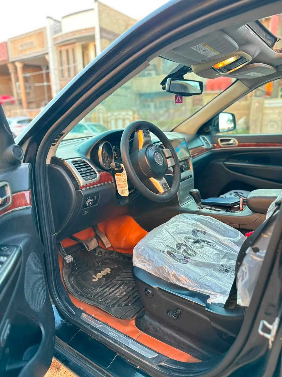 السلام عليكم
للبيع    2013 Jeep Grand Cherokee L Limited

جيب ليمتد  1/1

رقم بغداد الجديد 

بأسمي تحويل ثاني يوم

المواصفات:-

بصمة تشغيل 

بصمة ابواب وصندوق

تشغيل عن بعد 

بانوراما

كشنات جلد 

كشنات كهرباء

كشن خزن ميموري

دمام خلفي

حساسات خلفي

مكينه 3600 سته سلندر 

السيارة بيها صبغ عام حادث امريكا جاملغ وبنيد 

رايدها ب 115 وبيها مجال بسيط 

عنوان بغداد الكرخ

***********
