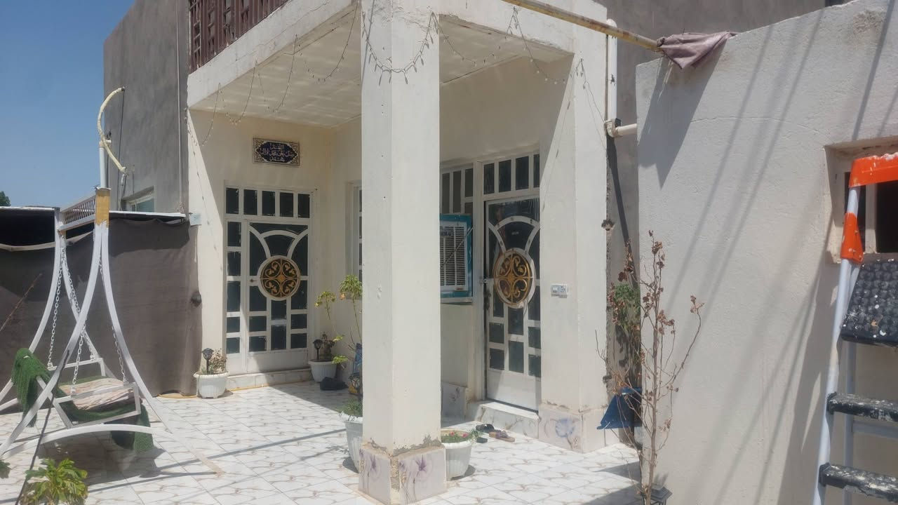 بسم لله الرحمن الرحيم
الديوانيه 
بيت طابو زراعي ال بو جاسم خلف شارع جامع الجوادين بين الحضاره وشارع الوكفه شارع المولد مال عقيل يم محل ابو ناجي . بيت طابوق من ساسه لراسه ركن المساحه ٢٥٠ 
يحتوي على ٢غرف ٥×٤ +صاله ١٠×٤ +مطبخ ٥×٤ + ستقبال ٤×٧ +صحيات داخليه وخارجيه +ممر عرض  ٢متر +منور عرض ١ متر +بيتونه ٣×٤+ سطح شتايكر جديد مال العام +ارضيت البيت بورسلاين واخيراً كهربايات البيت والماء جديد 

***********
