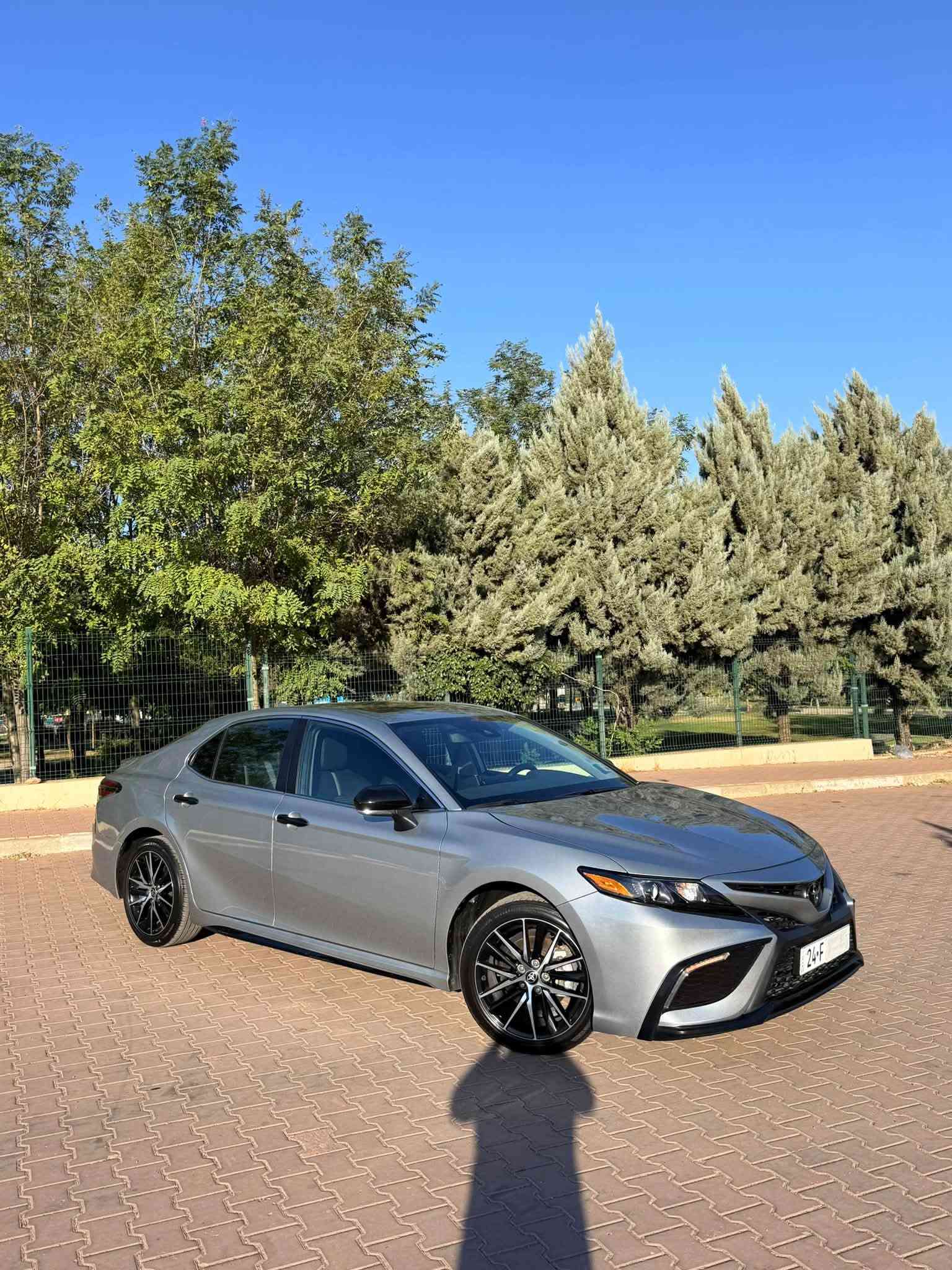سلام عليكم 

TOYOTA CAMRY SE 2024

المواصفات SE ⬇️
-السيارة بدون فتحة 
-محرك 2.5  بقوة 203hp
-ماشية 23,000mil
-ويل حجم 18 
-2 سويج بلادي
-الارباك سليمة 100‎%‎
-طخم تايرات بلادي و جديد BRIDJESTON 
-إيشارة بل مرايات
-شاشة مع car play 
-طخم بگ لايت xse بلادي على 
-داخلى كامل ليد 48 لون
-رادارات امامي مع خلفي
-ثلاثة انضمة قيادة (eco-normal-sport)
-تبريد قطعتين 
-بلاجكتور ليد بلادي 
-كشنات جلد و جهة سائق كهربائي 

-السيارة جديدة وماناقصها اي شي وضع شركة وبجمها كبس حتا دعامية الامامي بدون صبغ. 
-الضرر سطحي جملغ الخلفي مع قباغ صندوق صبغ شرط بدون شاصي و بدون حوض و كافة الارباكات سليمة. 

-السعر  / 197$ ورقة و مجال بسيط
-عنوان  /  عقرة 
-رقم الهاتف  /  ***********
