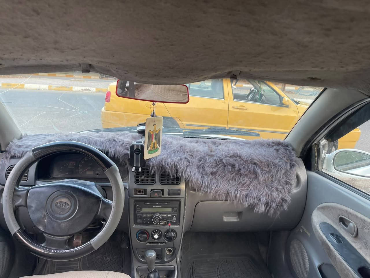 سلام عليكم كيا ريو موديل 2000 مكينه 1600
كير ومكينه حاويه صدر خلفي امامي جديد جام كهرباء 
رقم لانبار سنويه لل 29 تحويل سعر 30وبيها مجال 
مكان السياره لانبار قضاء هيت 
‏‪***********‬‏
