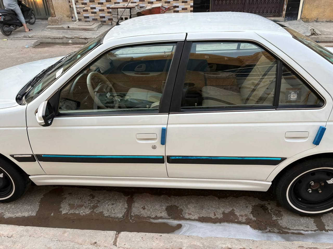بيجو بارص2022 وكاله بعد اله اقل من سنه تتحول صاحبه الشرعي بلاورفلي بيه باب الامامي جهت اليمنه مبدل 75$وبيه مجال ...العنوان الشعله قطاع الثالث ***********
