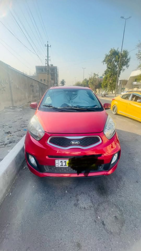 السلام عليكم كيا بيكانتو موديل ٢٠١٥ 
ماشيه ١٠٠ 
وارد خليجي 
مكفوله كير ومحرك… ومكفوله من الحوادث عدا طخات بسيطه
السياره حساسات وكامره واشاير بالمري مرايه السايق الجانبيه عاطل الدشالي مالتها
منفذ ubs
 تبريد ثلج 
تجي واشوف نضافتها بعينك 
السعر ١٠٧
المكان بغداد
الاتصال على الرقم ***********
