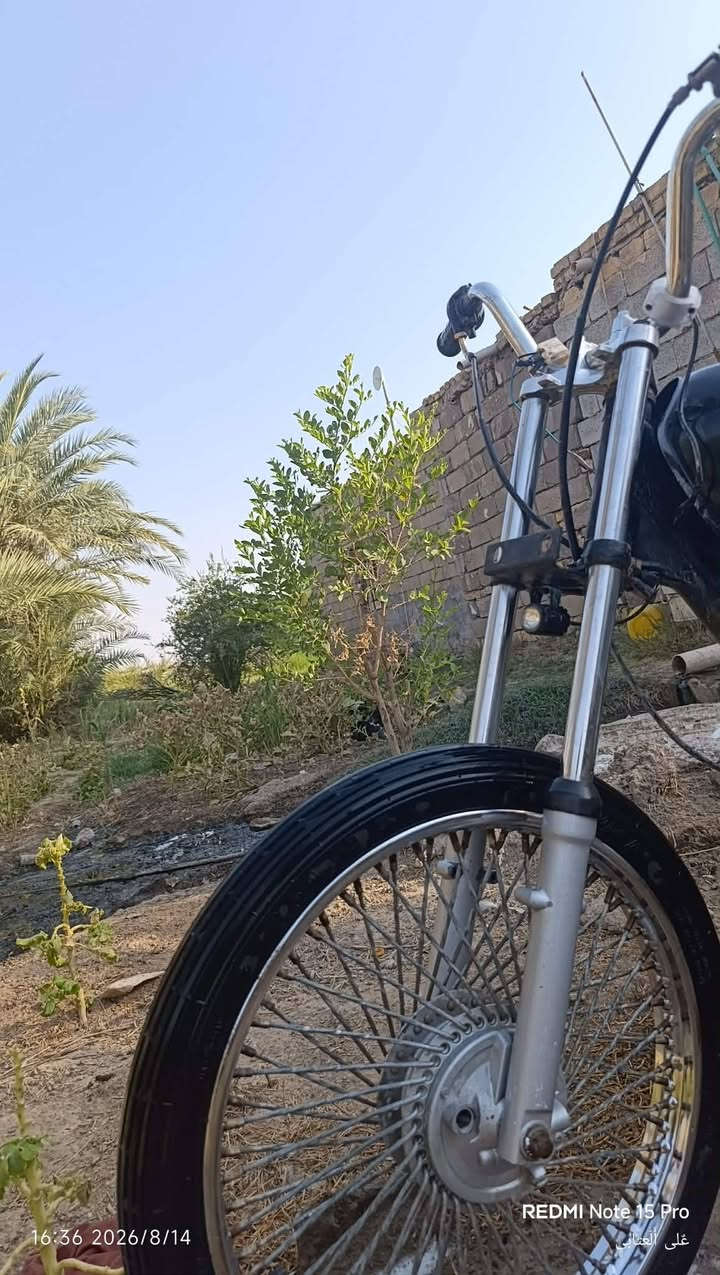 سلام عليكم دراجة 🚲 كلك للبيع محرك شلامجة اصلي مفتوح ولفات فقط مكاني قضاء النصر  سهر 450 بية مجال حك الجية مكلف بل نشر رقم صاحب الدراجة 📱 *********** علي العتابي
