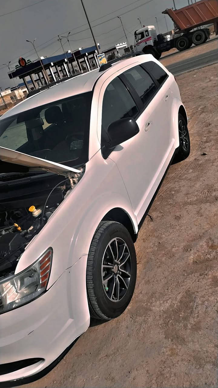🚘#للبيع دوج جورني ٢٠١٦ محرك أربعة سلندر 
سبعة راكب ثلاثة قطع تبريد رقم بغداد بأسمي 
تفاصيل اكثر الرقم ***********واتساب
أو ***********
السعر 120 ورقة

نص مكتوب في الصور:
- ضياء ال شلاكه
- نشط الآن