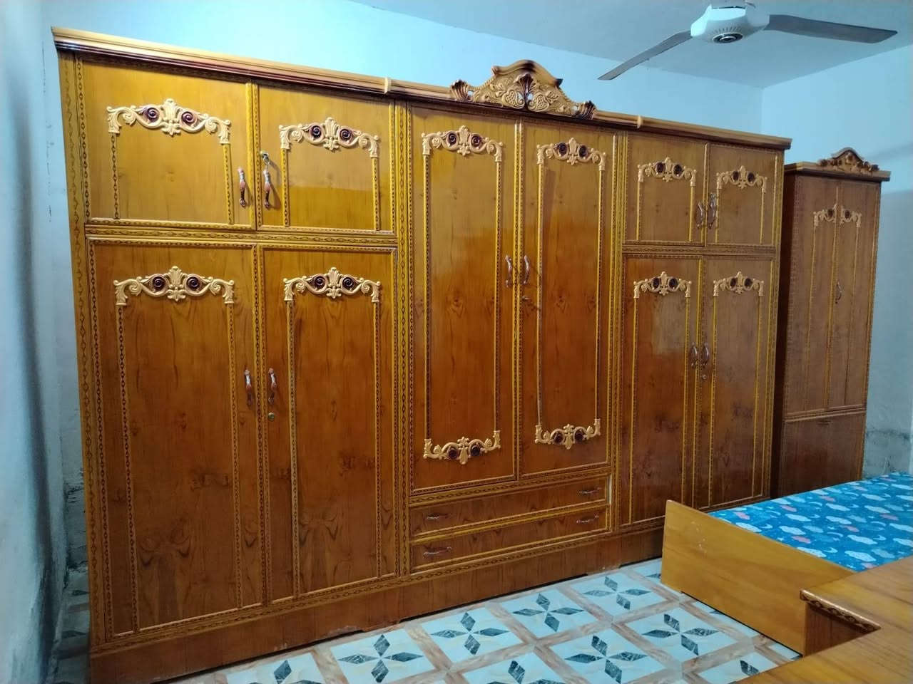 السلام عليكم
للبيع غرفة اخشاب صاج عراقي تزكام جديدة كلش تجي شوف بعينك السعر 800وبيها مجال 
رقم صاحب الغرفة *********** اخوان مكلف بلنشر تريد الغرفه اتصل على الرقم وبي واساب
