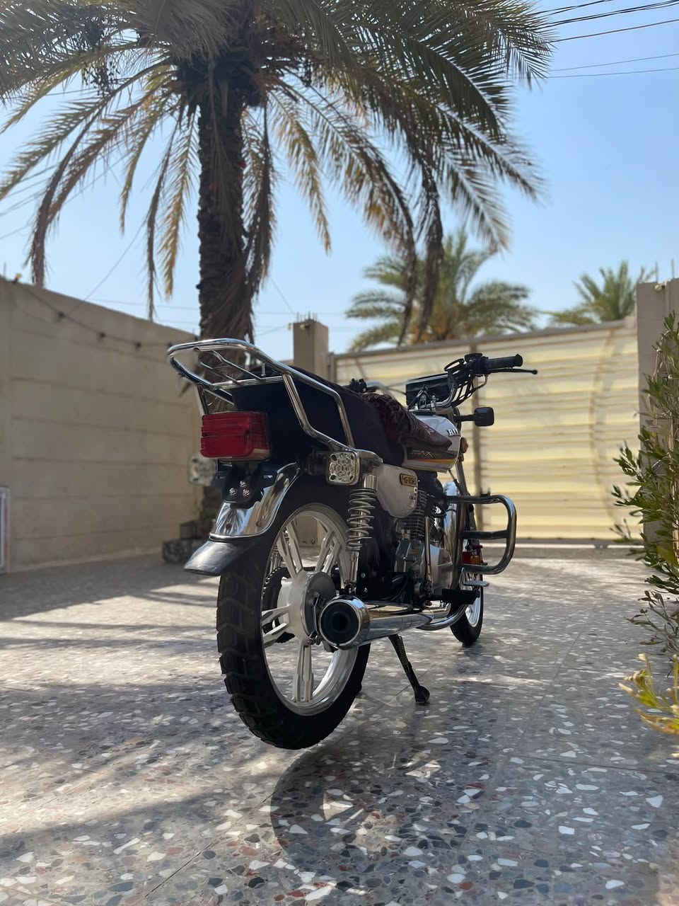 دراجه سيفان 5 كير موديل 2025 ماشيه 3000 كيلومتر الدراجه نضيفه استخدمه اروح بيهه للشغل وارجع مامتعبهه ابد تحتوي على درع + طوافه بانزين مكاني كربلاء للاستفسار ***********
