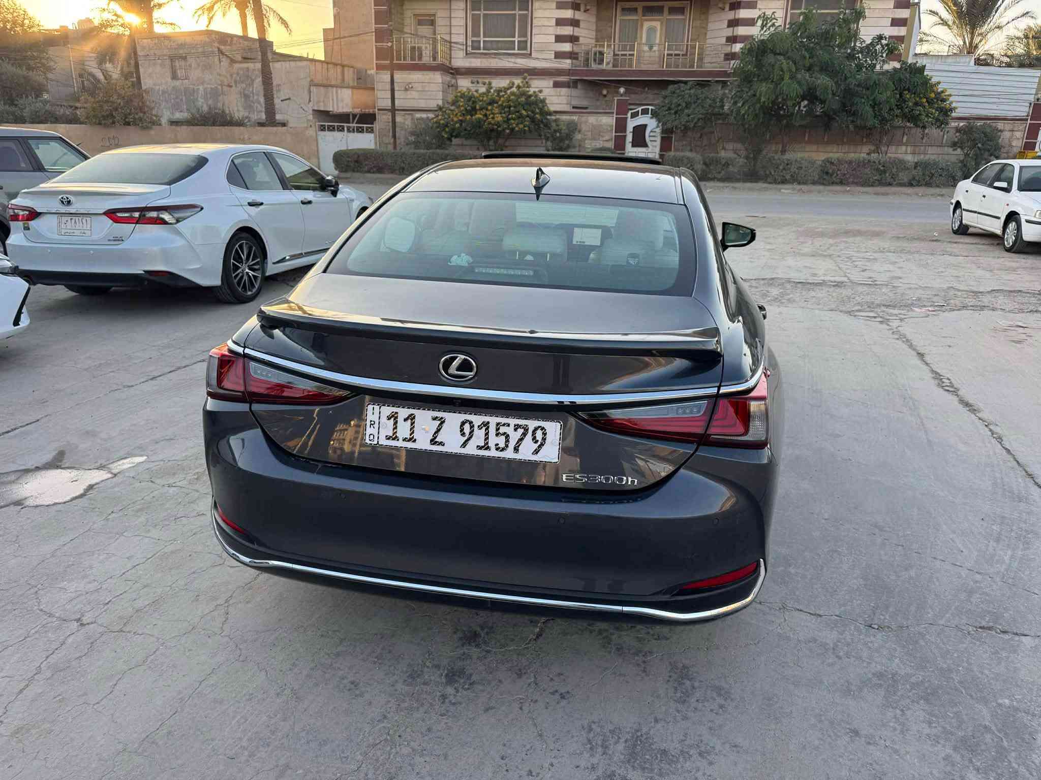 لكزس ES300h • ٢٠٢٤ • رقم بغداد