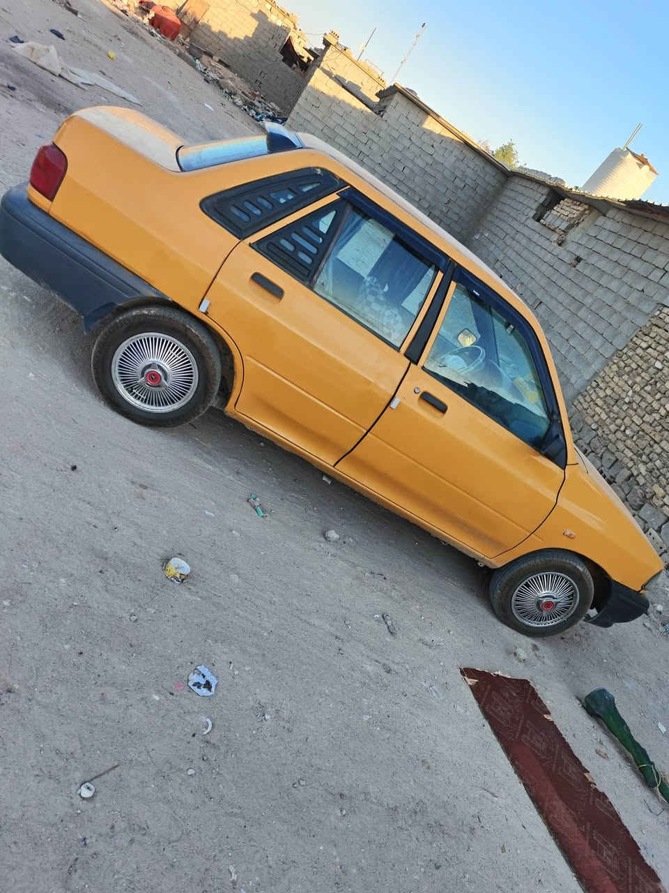 سلام عليكم سايبه 14 سياره قبل يومين مبدل حداديتهه وتبريد شغال ثلج سياره فقد بيهه خيط بخار ضعيف اذا داريهه بلدهن حته سنتين تمشيك وجاهزه  ابيع اقصاد معه المقدمه 15ورقه ***********
