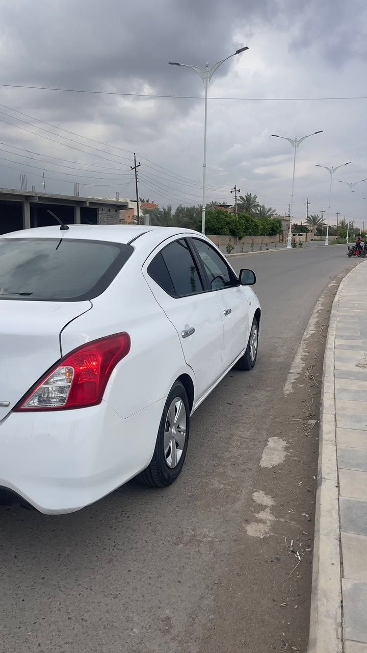 السلام عليكم 
سني هندي ٢٠١٥  للبيع او المراوس حسب القناعه
مكفوله لا ضربه ولا صبغ فقط ملاحظات 
جاهزه من كلشي صدر تايرات كلو جديد رقم سليمانيه دولي بأسمي ***********
