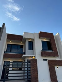 للبيع 🏡: وحدة سكنية في مجمع الرياحين السكني، نموذج A، بأربع غرف نوم . ...