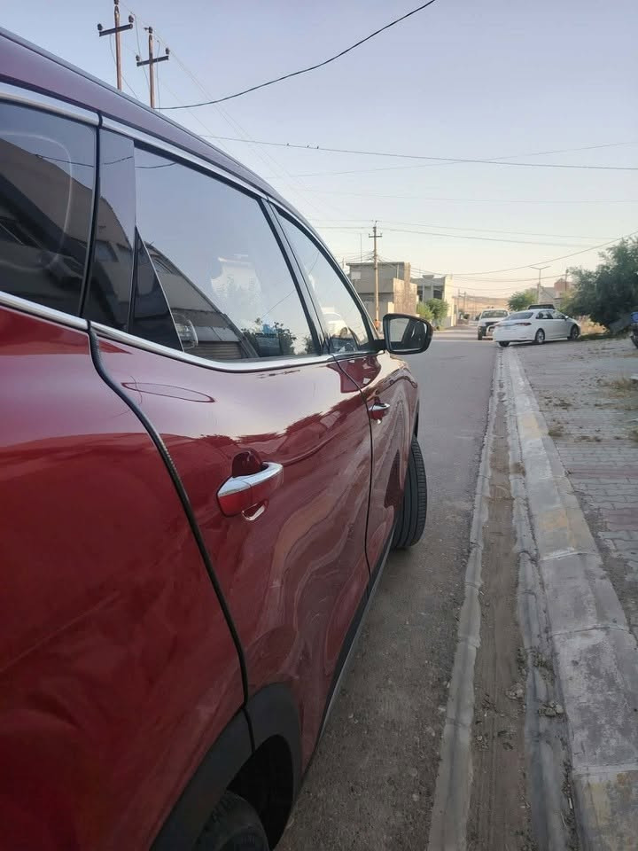 للبيع MG فئة HS تروفي أعلى مواصفات ماشية 6الف كم فقط قابل للزيادة
السعر: 135 ورقة (وبيه مجال )
​السيارة وكالة وفي ضمان شركة MG   وباقي لها مرتين تبديل دهن مجاني من الشركة، مواصفات السيارة مثل ما موضح بالصور
‎ العداد :4500 كيلو 
‎الصيانةو الضمان : 6 سنوات او ٢٠٠ الف كيلو متر ‎
داخل جلد احمر 
محرك 1.5 تيربو
ناقل سرعة دبل كلتش 7 سرعات
‏نضام AWD فور ويل
جنط  المنيوم
اطارات ميشلان
مصابيح نهارية LED
اضاءة ترحيبية
هاند بريك الكتروني ( بصمة هاند بريك)
مكابح انتظار الكترونية AutoHold
‏A.B.S
نظام الثبات الالكتروني ESP
نظام توزيع قوة الكبح EPD
نظام مكابح المنعطفات CBC
نظام مراقبة ضغط الهواء في الاطارات
نظام مساعد صعود التلال HAC
نظام مساعد نزول التلال HDC
نظام مكابح من كونتينتال
حساس خلفي
مرايا كهربائية مع تدفئة
اشارات في المرايا الجانبية
مرايا قابلة للطي كهربائيا
مقود جلد
فتحة تكيييف خلفي
نوافذ كهربائية مع فتح واغلاف اوتوماتيكي
مثبت سرعة
بصمة
مقود قابل للتعديل
شاشة 10.1 انج
نظام ملاحة (نافيجيشن)
ثلاجة
بلوتوث
مداخل USB  مع شاحن
‏Android Auto
‏Apple Car Play
تحكم بالمقود
عادم مزدوج ( دبل اكزوزت)
ارضيات MG
كروم حول النوافذ
شبكة كروم
مرآة داخلية تعتيم
فلتر لتنقية الهواء و فلتر للغبار
مقابض كروم
حساس مطر
اغلاق النوافذ تلقائيا عند قفل السيارة
مصابيح امامية LED كريستال
مصابيح خلفية LED مع اضاءة تتابعية
اضاءة داخلية 44 لون
نظام كشف النقطة العمياء
 عند الرجوع 
انذار فتح الابواب للاطفال
مقاعد امامية كهربائية
مقاعد رياضية فاخرة مطعمة بالكنتارا
ناقل سرعة في المقود (بادل شيفتر)
تكييف الكتروني ثنائي المنطقة
فتحة سقف بانوراما
حقيبة كهربائية شفط (دبة كهربائية)
شاشة عدادات 12.3 انش
4 أنظمة قيادة سبورت/قياسي/اقتصادي/مخصص
نظام قياد Super Sport للسرعة الفائقة

الاتصال او واتس آب
***********
