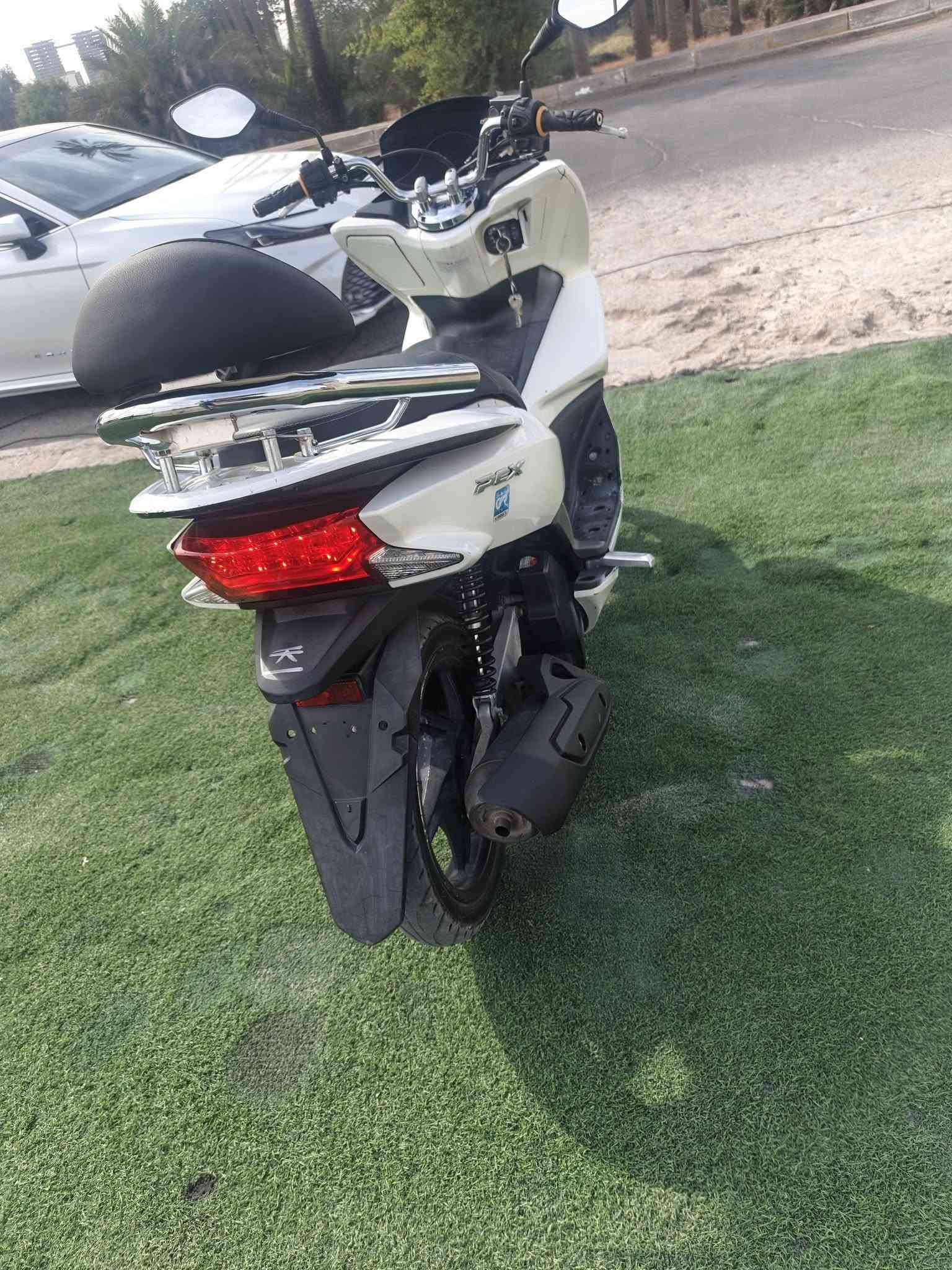 PCX جيل الثاني • ١٥٠ • مشيه ٣٠الف