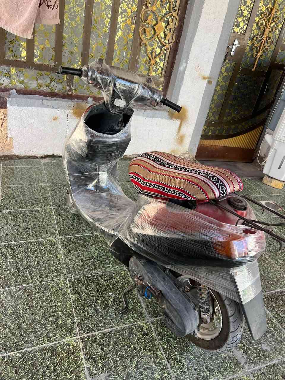 دراجه بتره بطه شغاله كهربائيات وسلف وبكلايت واشاير دراجه نضيفه نضافه كدام عينك شلعه ومعدل دراجه سعره مال مستعجل نضيفه وسعره 200 الف وبيه مجال رقم ***********
