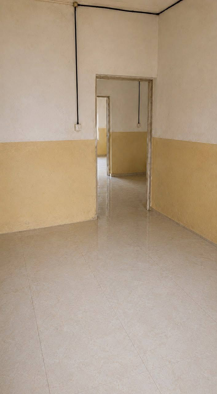🏡 منزل للبيع – بعقوبة
📍 الموقع: بعقوبة – قرب مطحنة ديالى، تقاطع المرور، أول نزلة الجوبة.

مواصفات المنزل:

* مساحة الأرض: 200 م²

* غرفة نوم عدد (2) بمساحات (4 × 5 م)

* استقبال بمساحة (6 × 4.5 م)

* صالة بمساحة (6 × 4 م)

* مطبخ بمساحة (5 × 4 م)

* صحيات عدد (2) داخلية وخارجية

* كراج سيارة

* حديقة

* منور عدد (2)

* أرضيات بورسلين

* منزل جاهز للسكن (كهرباء - ماء - مجاري)

* سنة البناء: 2015

* نوع السند: طابو زراعي – سند (25)

💰 السعر: 35 مليون دينار عراقي

🤝 يوجد مجال بسيط للتفاوض، مع إمكانية المراوسة بسيارة مناسبة.

📞 للاستفسار: *********** واتساب
