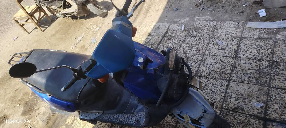 السلام عليكم دراجه ناريه أكز جبلي السعر 250 وبيها مجال دراجه نقره سلك دراجه تشتغل سلف شغاله لايت رقم
*********** مدينه الصدر

