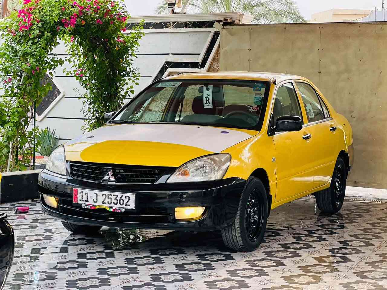 سلام عليكم لانسر موديل 2009 رقم بغداد دولي بسمي سنويه 31 مكينه 2000 السيارة بيها صبغ 3 قطع فقط السيارة كامله بدون اي نقص مكينه و كير جدد صدر امامي خلفي كله جديد تخم تاير جديد تبريد ثلج كهربائيات كله شغاله جامه جديده كشنات خلية النحل جدد كاعيه جلد جديده 
السعر (62) وبيهة مجال 
الاستفسار ***********
مكاني ديالى

