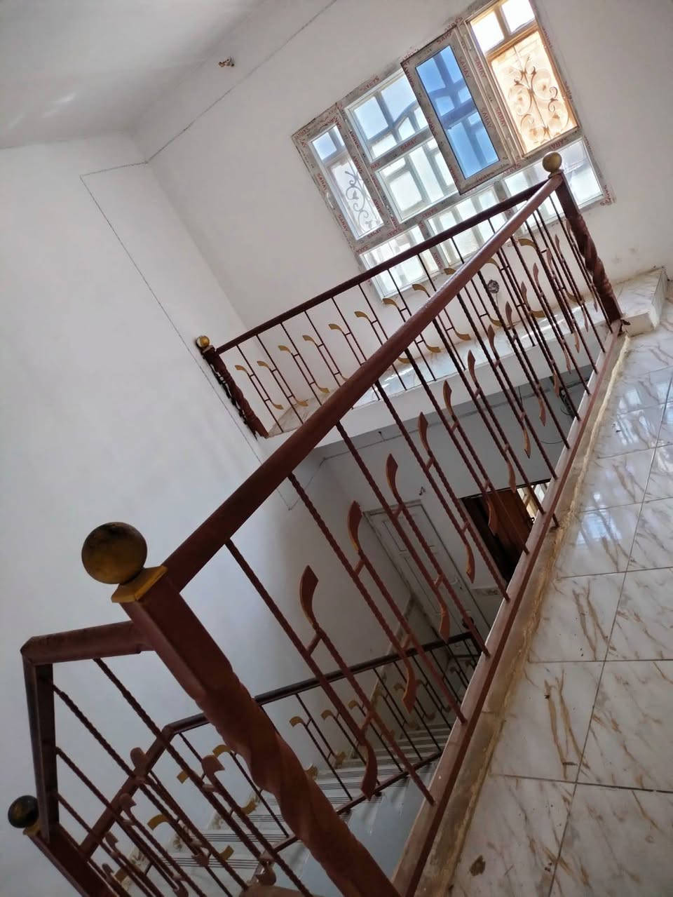 🏠✨ للإيجار – بيت 200م✨🏠 

بناء نظيف جدا 

الموقع / ام الخيل الثالثة نهاية شارع عشرين قرب مدرسة الاشعاع

📍 المواصفات:

البيت طابقين جدا نظيف

🛋️ استقبال 
🏢 صالة 
🛏️ غرف عدد 3
🚿 مجموعة صحيات متكاملة
🍽️ مطبخ حار وبارد 
🌤️ 
💼 كراج طارمة 

📞 للاستفسار: ***********
