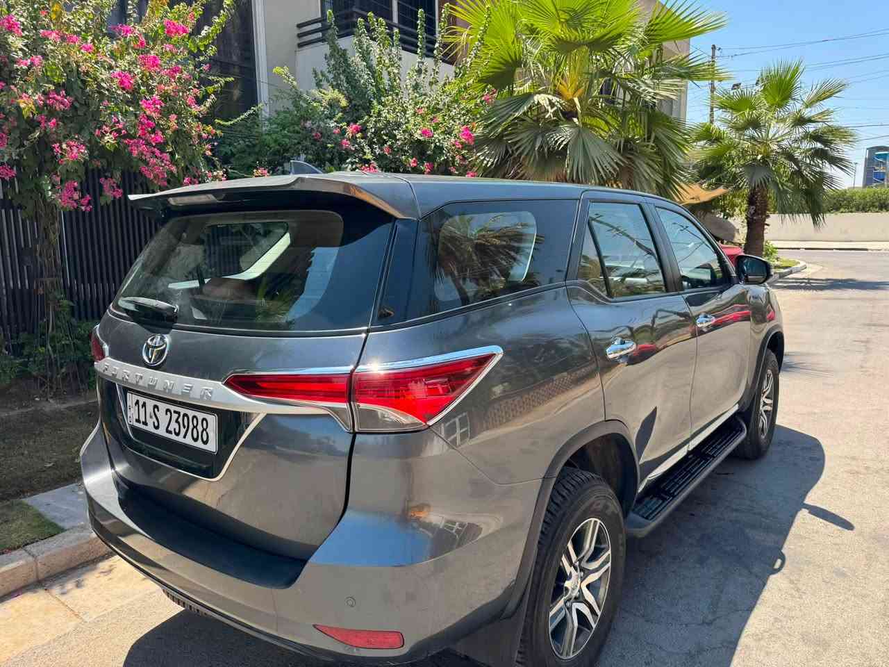 تويوتا فورجنر موديل 2023
ماشيه  27 الف km رقم بغداد الدولي سنويه بسمي شخصيا 

        السعر 245$ورقه وبيها مجال للشراي 

السيارة بيها صبغ باب خلفي قطعتين رش اثر شخوط يعني مكفوله من الضربه وسيارة جديده

مواصفات 

داخل قرميدي

7 راكب 3 قطع تبريد  شاحن لاسلكي شاشه ابل كاربلي كامره خلفيه حساس امامي خلفي رقم بغداد ماخذه زيرو مكينة 4 سلندر 2700

مكان السيارة بغداد حي العدل 

للاتصال ***********
