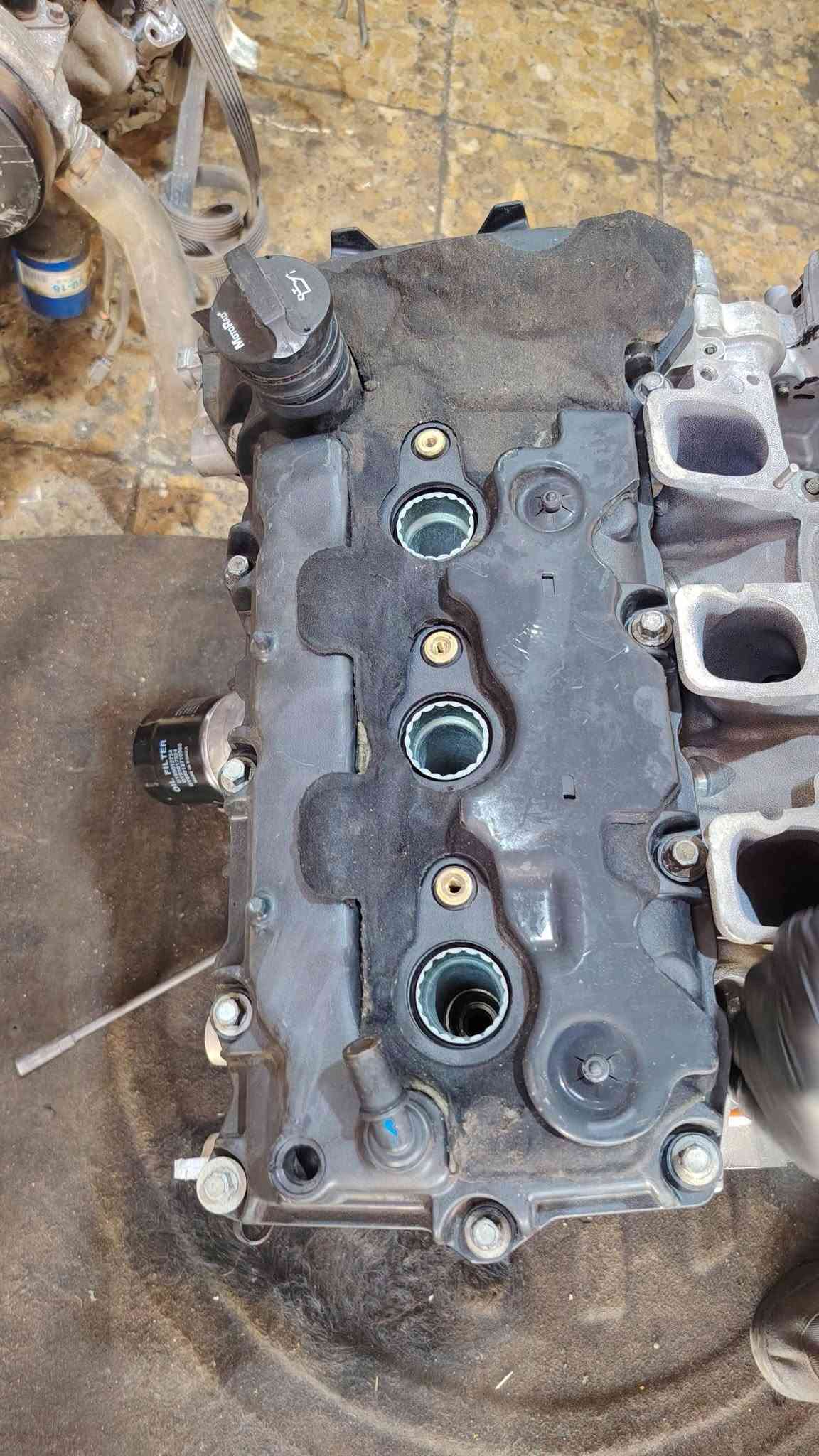 🚘⚙️ تبديل محرك جديد لسوزوكي XL-7 ⚙️🚘

تم بحمد الله إنجاز عملية تبديل محرك جديد لسوزوكي XL-7، مع إجراء صيانة وتجهيز شامل قبل التركيب لضمان أفضل أداء واعتمادية للمحرك.

🔧 تفاصيل العمل:

🔹 غسل وتنظيف المحرك الجديد بالكامل من الداخل والخارج، وإزالة جميع الترسبات والأوساخ.

🔹 استبدال جميع الجبن والواشرات  حسب طلب الزبون، لضمان عدم حدوث أي تسريب مستقبلاً.

🔹 استبدال أذنين الگير الدائريات بقطع جديدة.

🔹 استبدال دجات  وقواعد المحرك الجانبية، لضمان ثبات المحرك والتخلص من الاهتزازات.

🔹 تجديد ظفيرة المحرك بالكامل بسبب حالتها المتهالكة جداً، مع استبدال الفيش التالفة وإعادة ترتيب وعزل الأسلاك بصورة فنية وآمنة.

🔹 رفع ومعالجة جميع الجطلات والمشاكل الموجودة قبل تركيب المحرك.

🔹 فك إنجكترات الوقود وغسلها بجهاز الموجات فوق الصوتية، مع فحص الرش والمعايرة والتأكد من تساوي أداء جميع النوزلات.

🔹 إعادة ربط وتنظيم منظومة المراوح والتأكد من عملها بصورة صحيحة.

🔹 غسل حوض السيارة وحجرة المحرك بالكامل بواسطة البخار المضغوط، وإزالة الزيوت والأوساخ المتراكمة قبل تنزيل المحرك الجديد.

🔹 تركيب المحرك وإعادة ربط جميع المنظومات والظفيرة والأنابيب، مع فحص الزيوت والسوائل وإجراء الفحص النهائي بالكمبيوتر.

🔥 والنتيجة: تشغيل المحرك من أول نَگرة سلف، بصوت هادئ وأداء ممتاز والحمد لله.

━━━━━━━━━━━━━━

🔧 ورشة أنور سوزوكي وإكونوكس

📍 العنوان: كربلاء – الحي الصناعي – البلوك الثاني – شارع السايدين (سايد الدخول)

📞 ***********
📞 ***********

⭕ ورشة أنور – خبرة، دقة وضمان بالعمل
