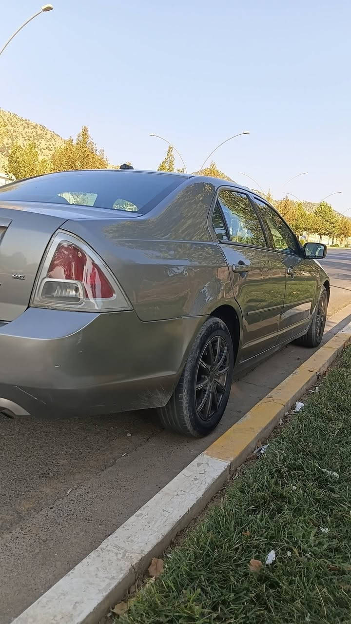 فورد فيوشن 
موديل 2009 ماشيه فقط 320 كم 
كلين تايتل بدون صبغ بشرط دعامية للدعامية
تبريد ثلج و هيتر و تحكم سترن كامل
تحديد السرعه 
شاشة و كاميره خلفية 
گئر و مكينة بشرط مامفتوح جديد
مكينة ٢.٤ ليتر اقتصادي فوول
بيها شوية بقسات خفيفة فقط
و كل شيء بشرط الطغمات الصدر
و الدهون مبدل جديد 
السيارة علي الوضع الشريكة 
السعر:: 65 و مجال غرامات 620 الف 
مكاني دهوك للتواصل ***********
