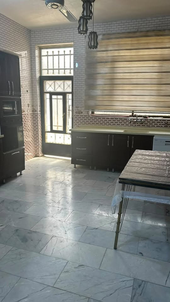 دار 🏠 طابقين للإيجار مساحه 200م مع الاثاث حي الصحه ثالث عقار عن شارع الكورنيش ***********
