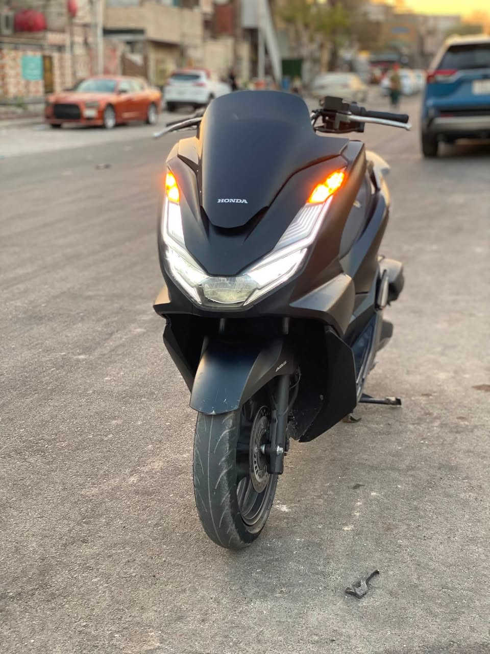 سلام عليكم pcx جيل الرابع ✅
مكفوله كفاله عامه كفر ومكينه 
وارد كوري ✅
ماشيه 21 دراجه جديده 
شلعه ومعدل مابيها نقص ابد ✅
حساس زدحام حساس ستان 
السعر ١٦$ ورقه ✅
عنواني بغداد العبيدي شارع عشرين ✅
***********
