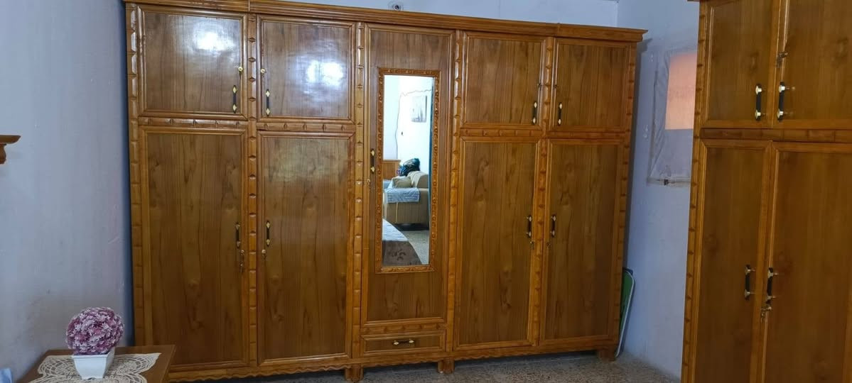 سلام عليكم..
غرفه اخشاب للبيع ..
غرفه كلش نظيفه تفصال مو مال سوك
السعر ٩٠٠ الف وبيه مجال شي قليل
للاتصال.. *********** بي واتساب
